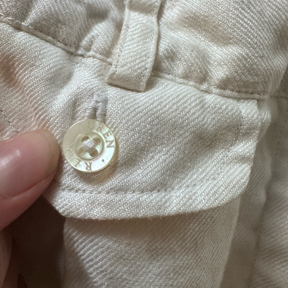 Ralph Lauren Elegant Cream Linen Shorts - Picture 4 of 13